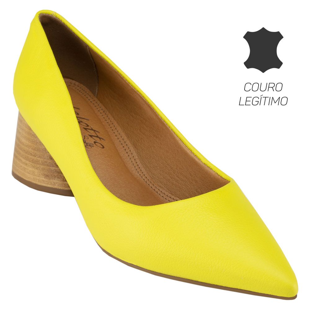 scarpin salto baixo couro